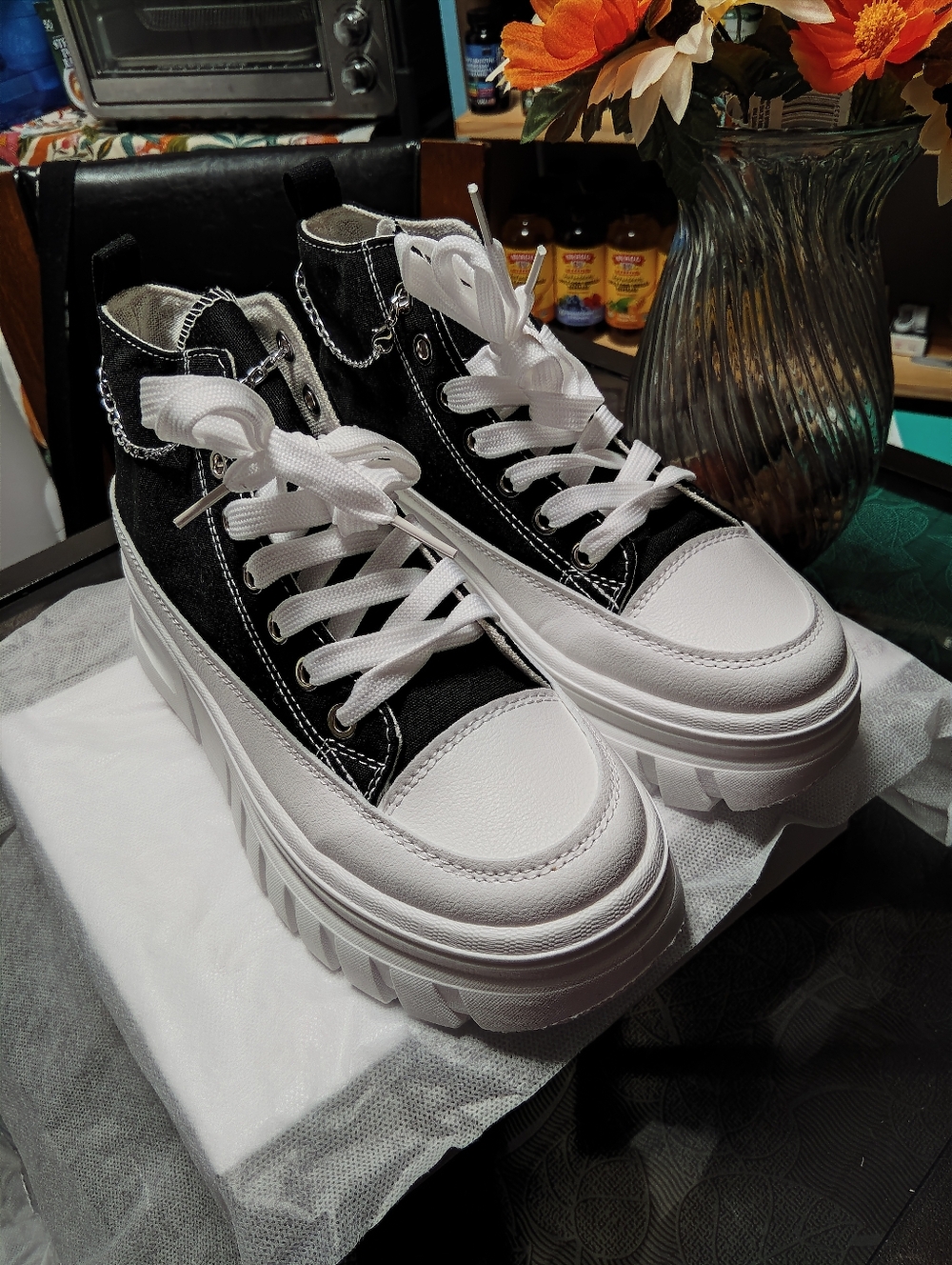 Black Platform High-Top Sneakers for Women - Casual Street Style - Picture 7 of 8
